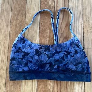 Lululemon flow y bra size 4 blue
